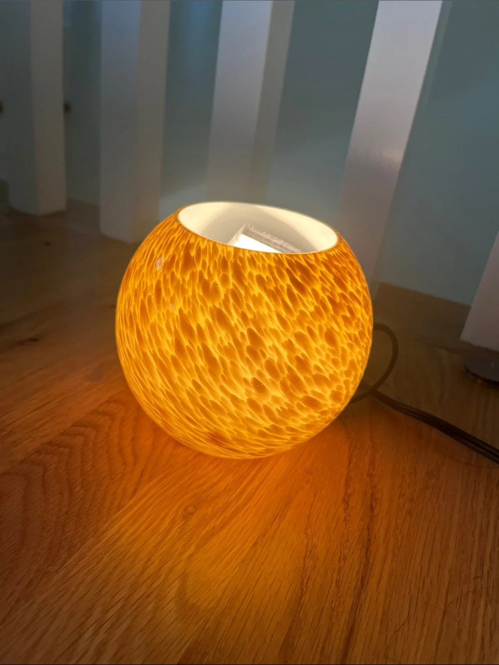 20-watt Wax Warmer/Glass Globe Lamp